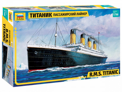 Пассажирский лайнер "Титаник" 1/700