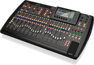 Цифровая микшерная консоль Behringer X32
